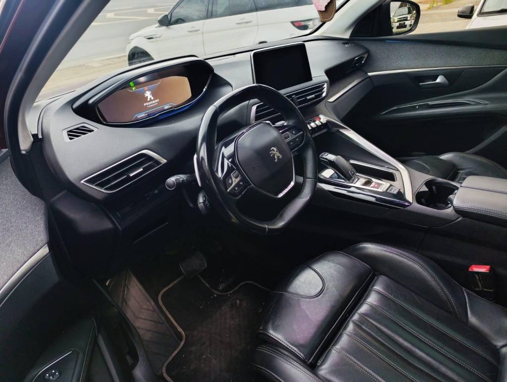 Peugeot 3008 /  griffe at    2020