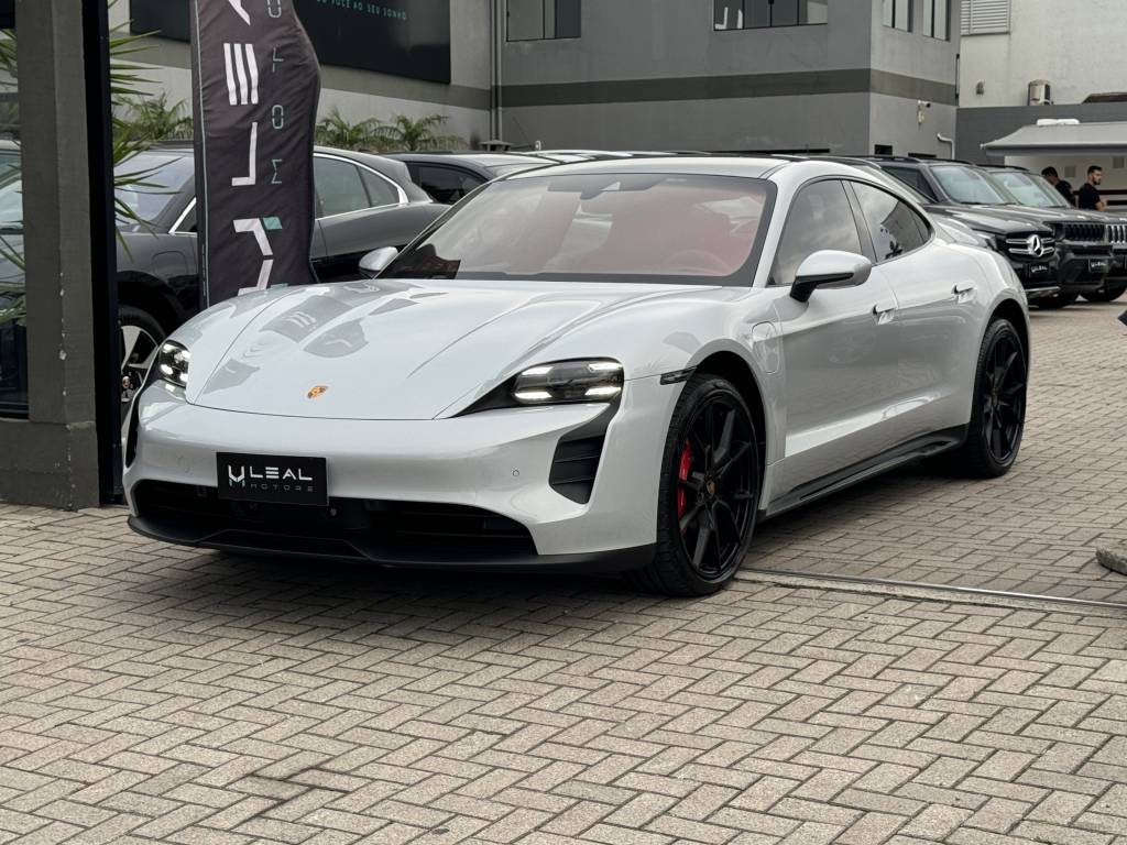 Porsche Taycan (Elétrico)    2022