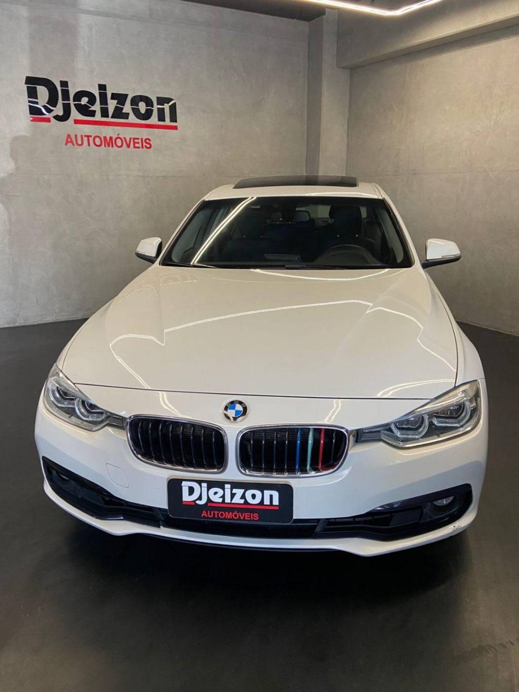 BMW 320i Active flex    2017