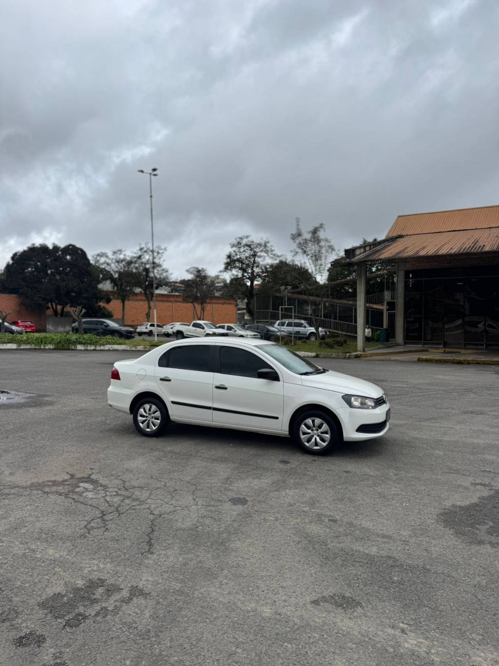 Volkswagen Voyage 1.6 8v    2014