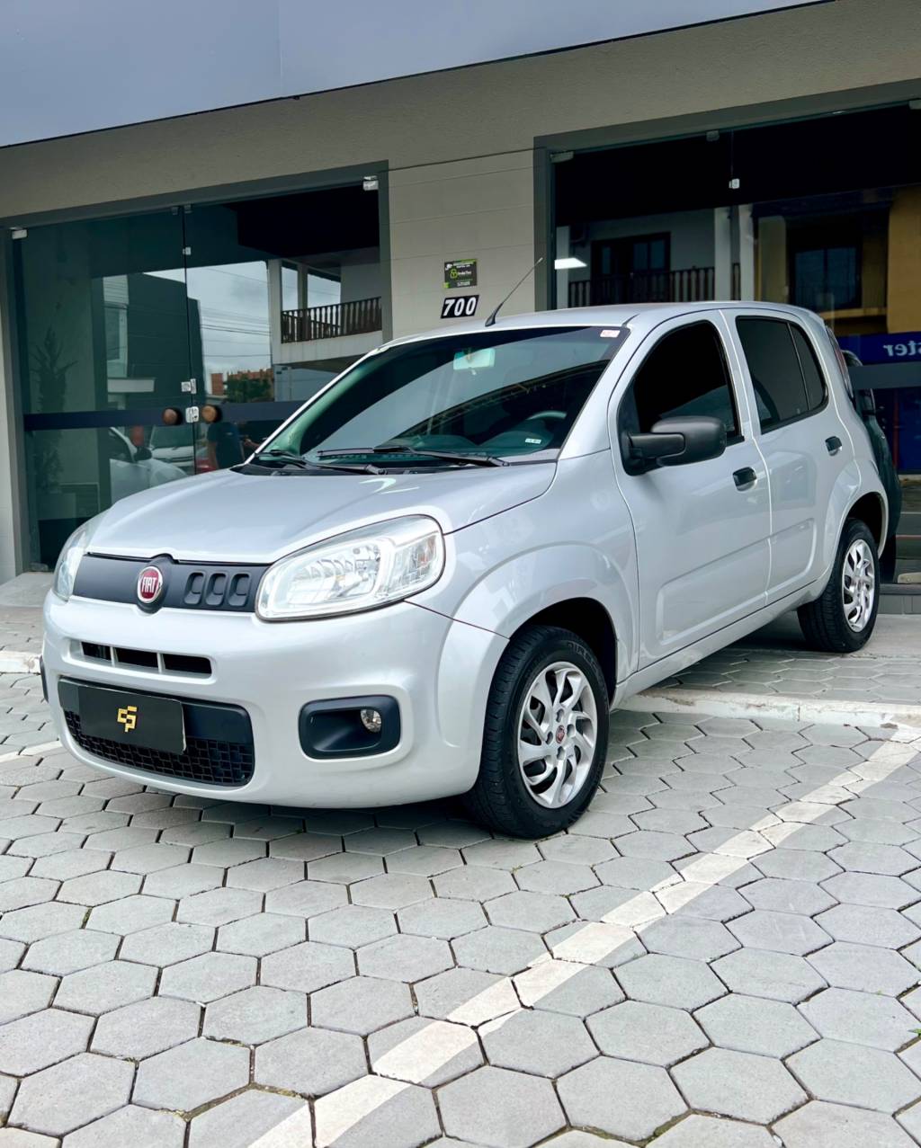 Fiat Uno     2016