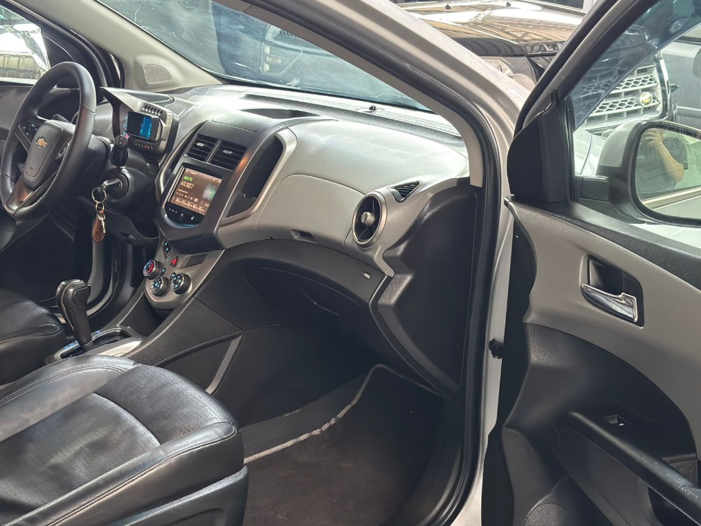 Chevrolet Sonic Ltz 1.6    2014