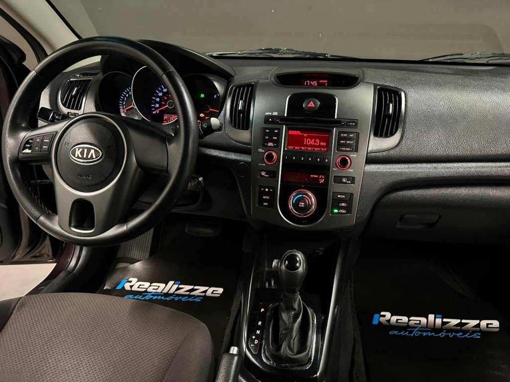 Kia Cerato 1.6 aut.    2011