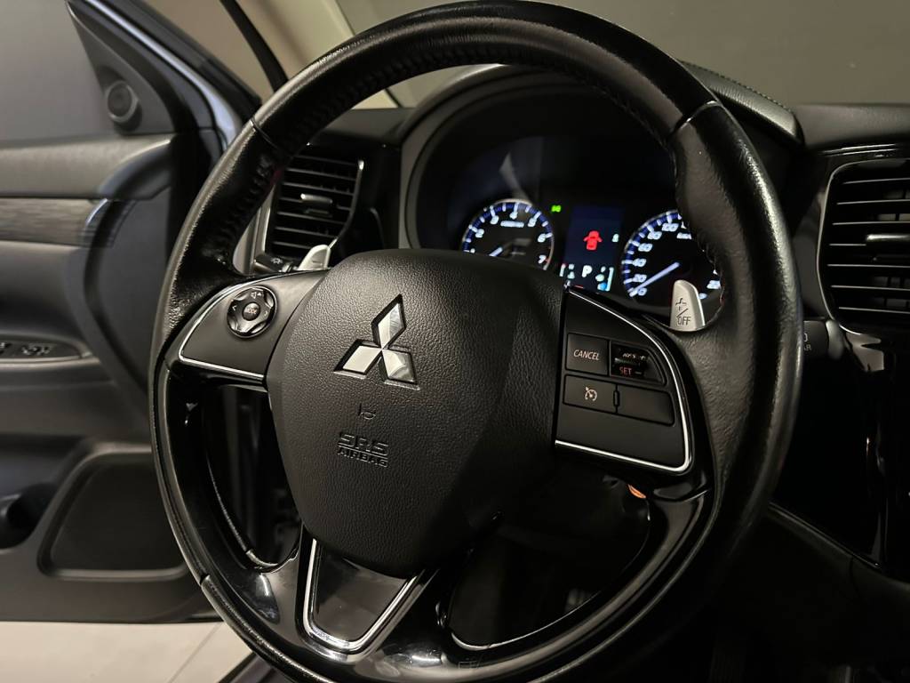 Mitsubishi Outlander 2.0    2016