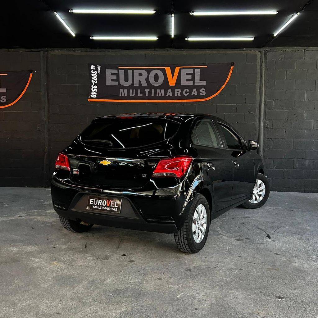 Chevrolet Onix Hatch lt 1.0 8v flexpower 5p mec.    2019