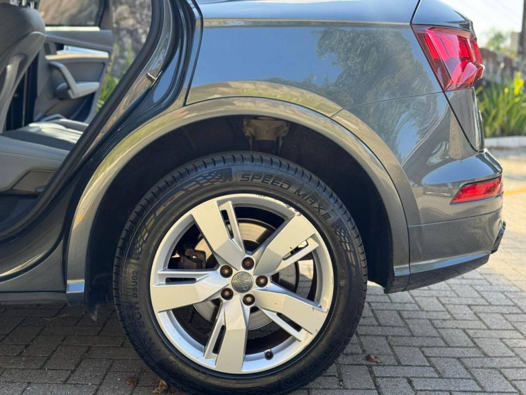 Audi Q5 2.0 tfsi quattro s-tronic    2020