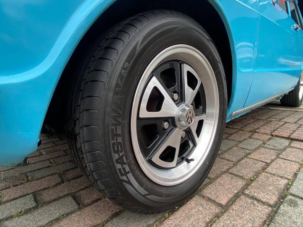 Volkswagen Brasília Placa preta    1975