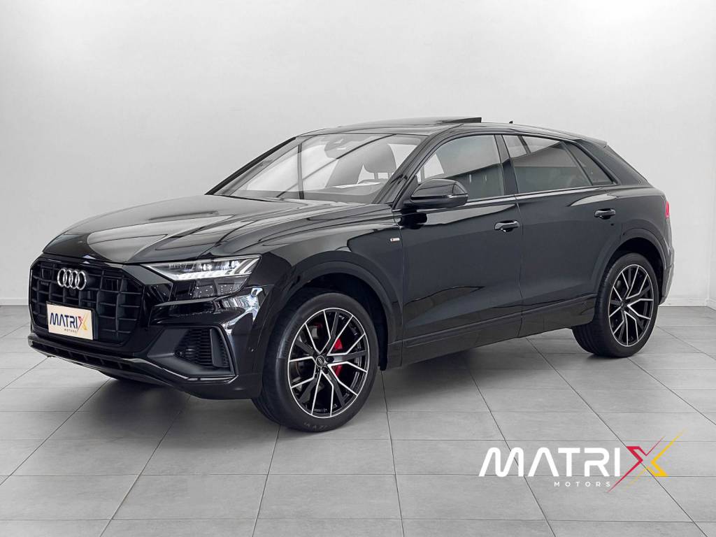 Audi Q8 3.0    2023