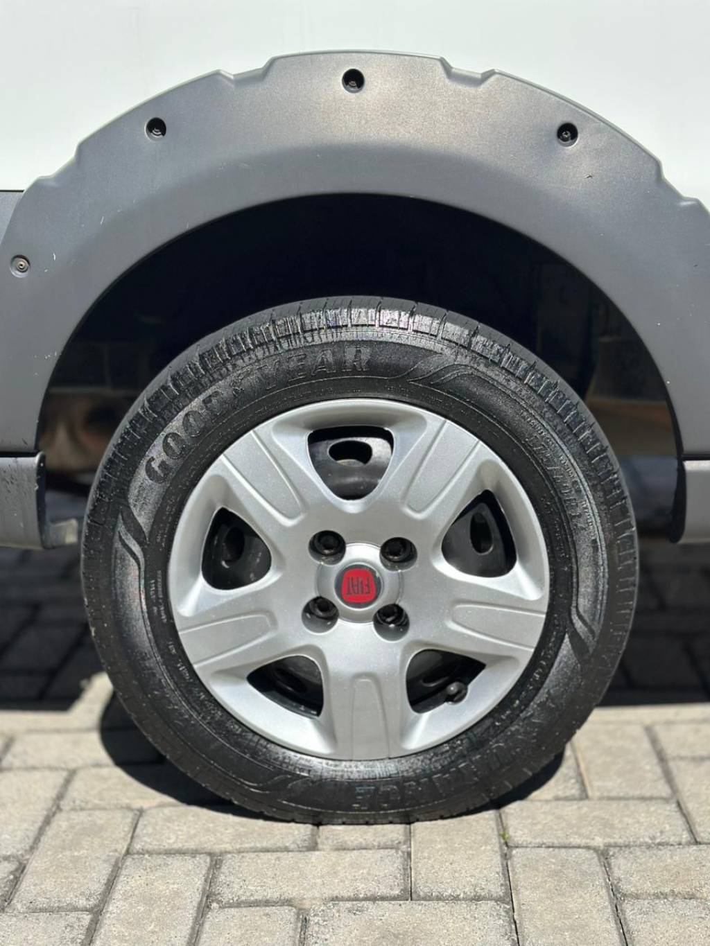 Fiat Strada Working 1.4 mpi fire flex 8v cd    2013