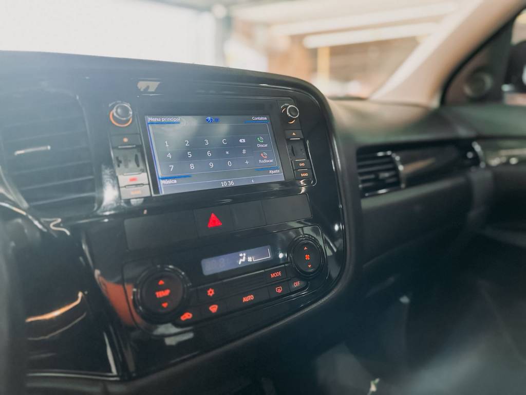 Mitsubishi Outlander 2.0 160cv aut. 16v    2016