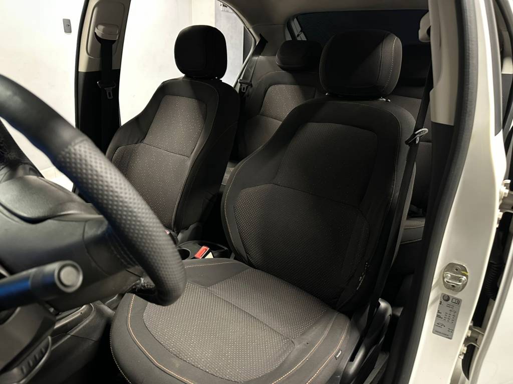 Chevrolet Onix 1.4    2015