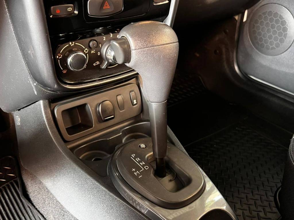 Renault Duster Techroad 2.0 hi-flex 16v aut.    2014