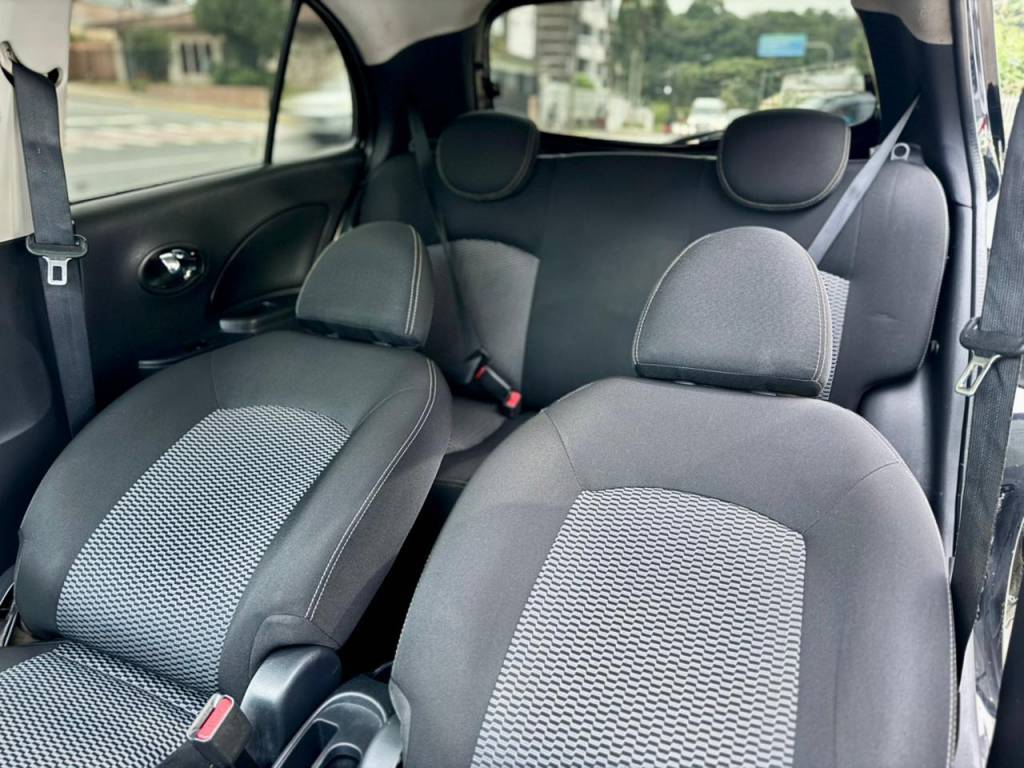 Nissan March 1.0 12v    2018