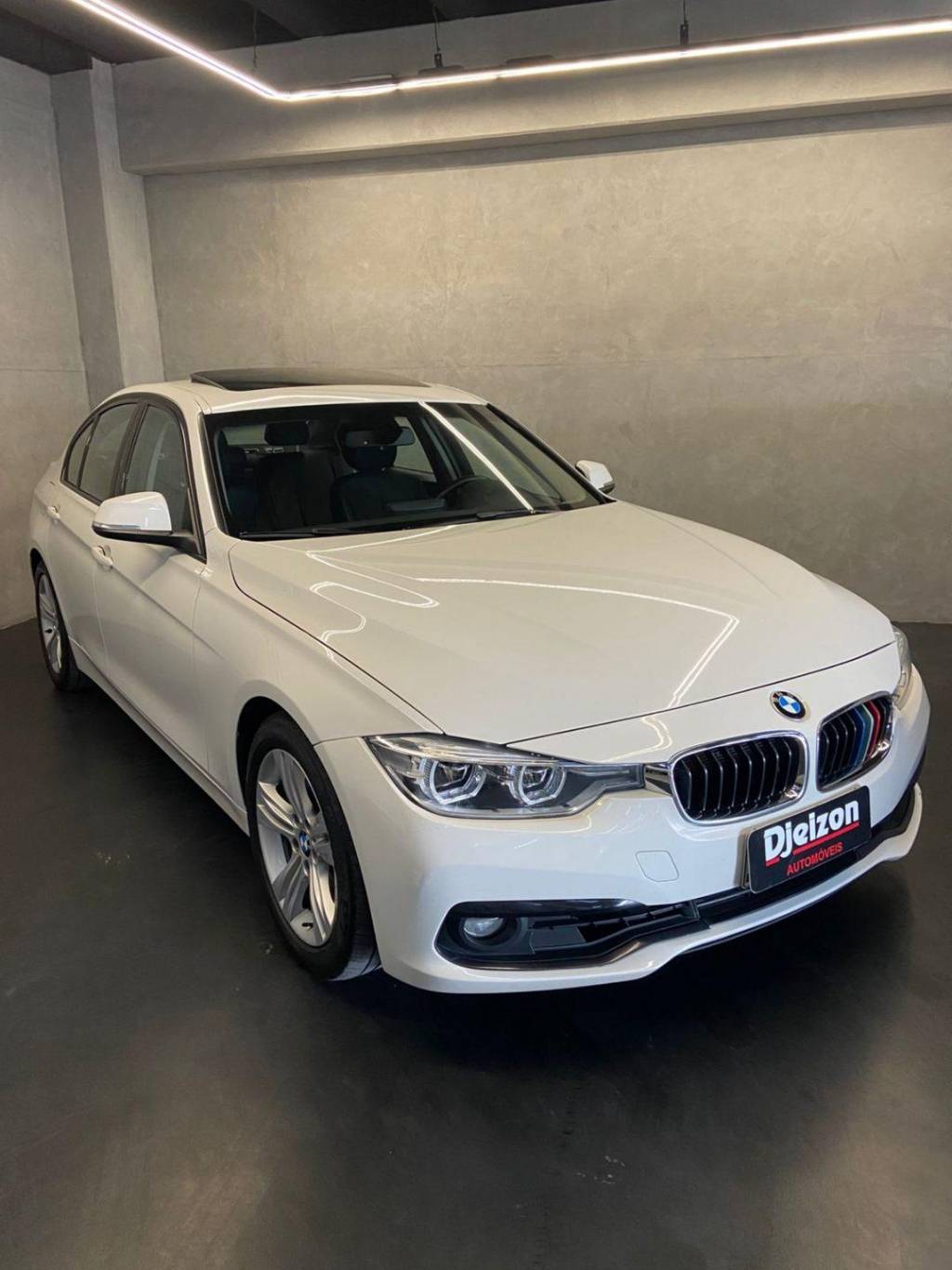 BMW 320i Active flex    2017