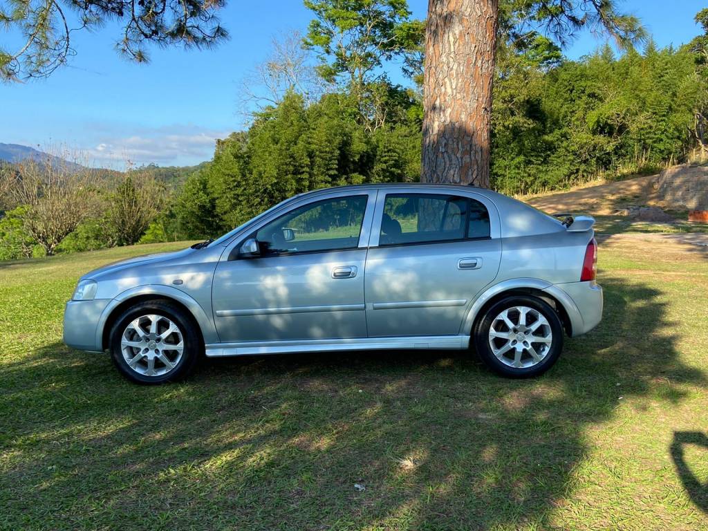 Chevrolet Astra     2010