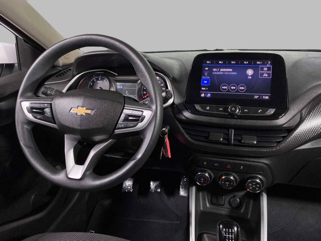 Chevrolet Onix Onix 1.0 hatch lt tb flex mec.    2023