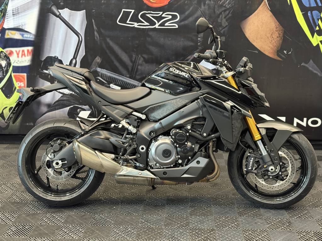 Suzuki GSX 1000    2025