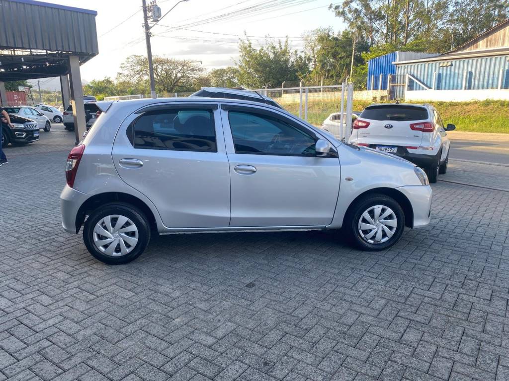 Toyota Etios X 1.3    2019