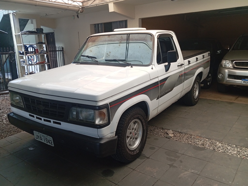 Chevrolet D20 2.5    1994