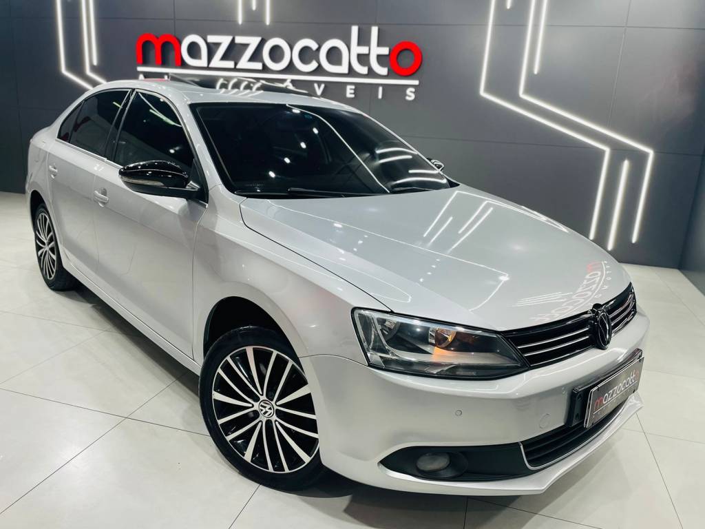 Volkswagen Jetta 2.0 16V    2014