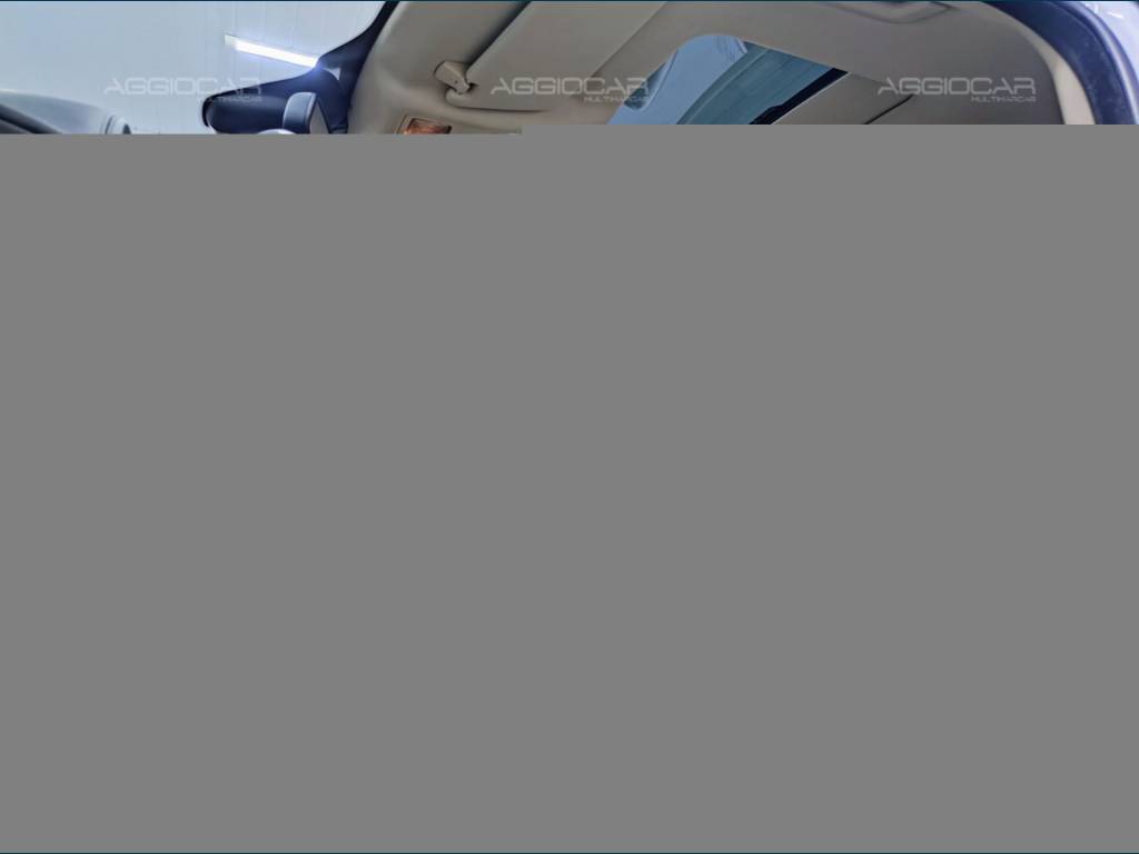 Jaguar XF     2015