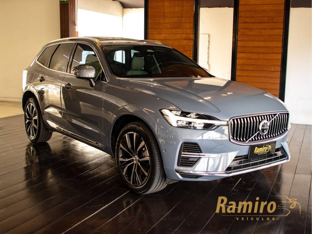 Volvo XC60 /  T8 ULTIMATE    2023