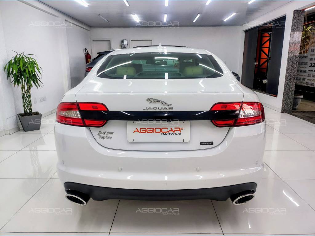 Jaguar XF     2015