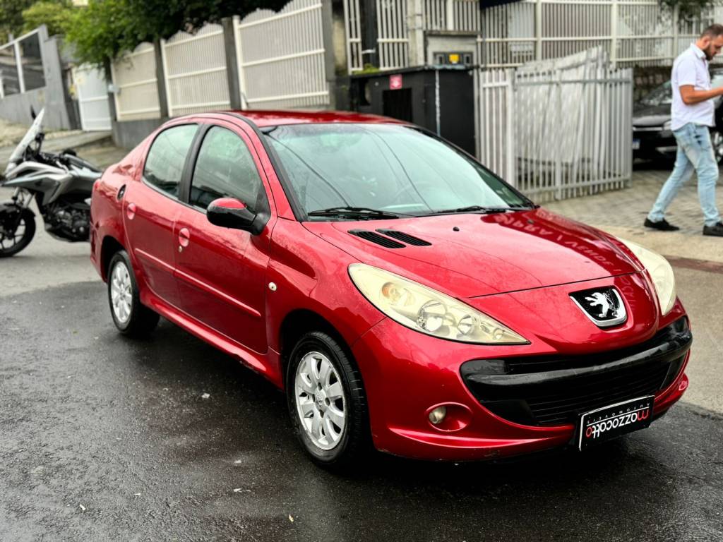 Peugeot 207 1.4 8V    2011