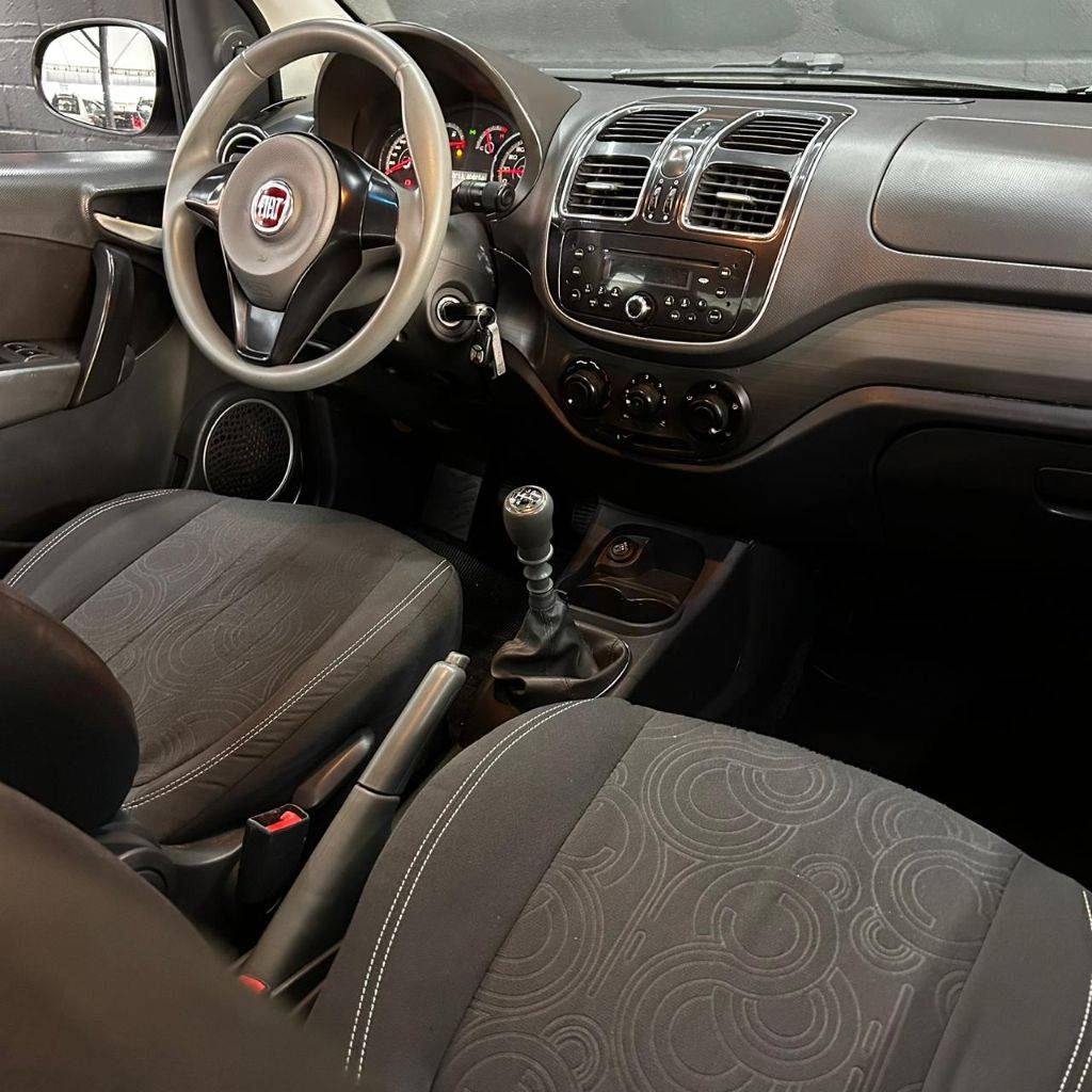 Fiat Grand Siena Siena attrac. 1.4 evo f.flex 8v    2013