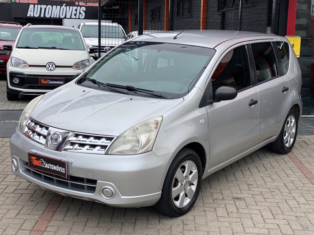 Nissan Livina 1.6 S    2012