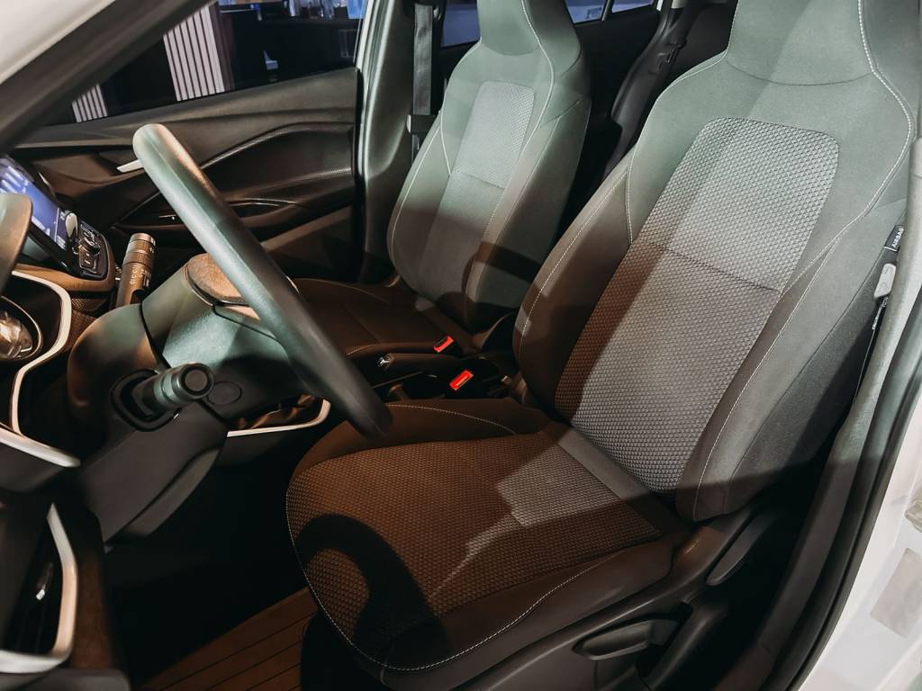 Chevrolet Onix 1.0 hatch lt flex mec. 12v    2023