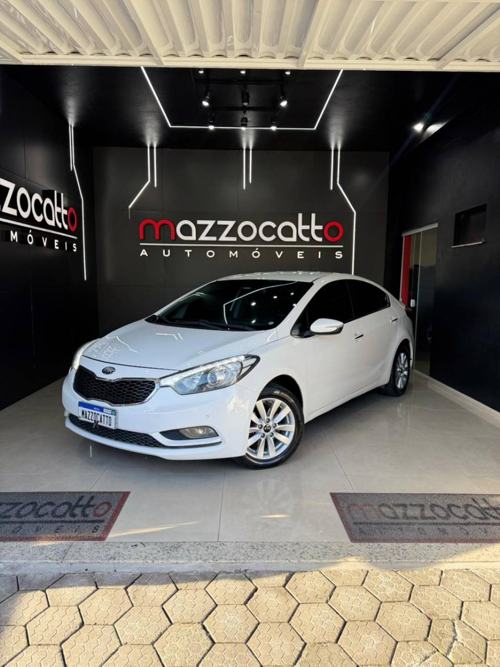 Kia Cerato 1.6 flex aut. 16v    2015