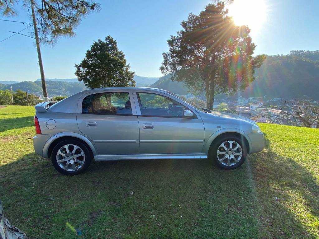 Chevrolet Astra     2010