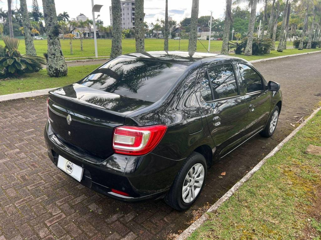 Renault Logan 1.0 expression flex    2014