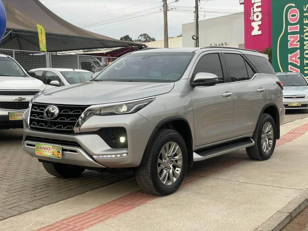 Toyota Hilux SW4 SRX 4X4 2.8 16V DIESEL AUT.    2024