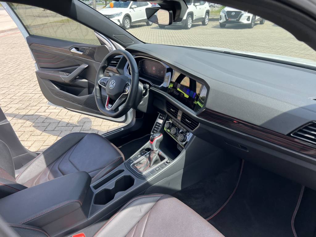 Volkswagen Jetta 2.0 16v 4p aut.    2023