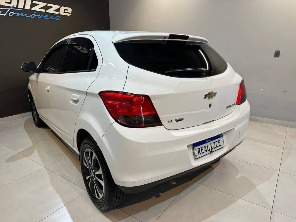 Chevrolet Onix 1.4    2015