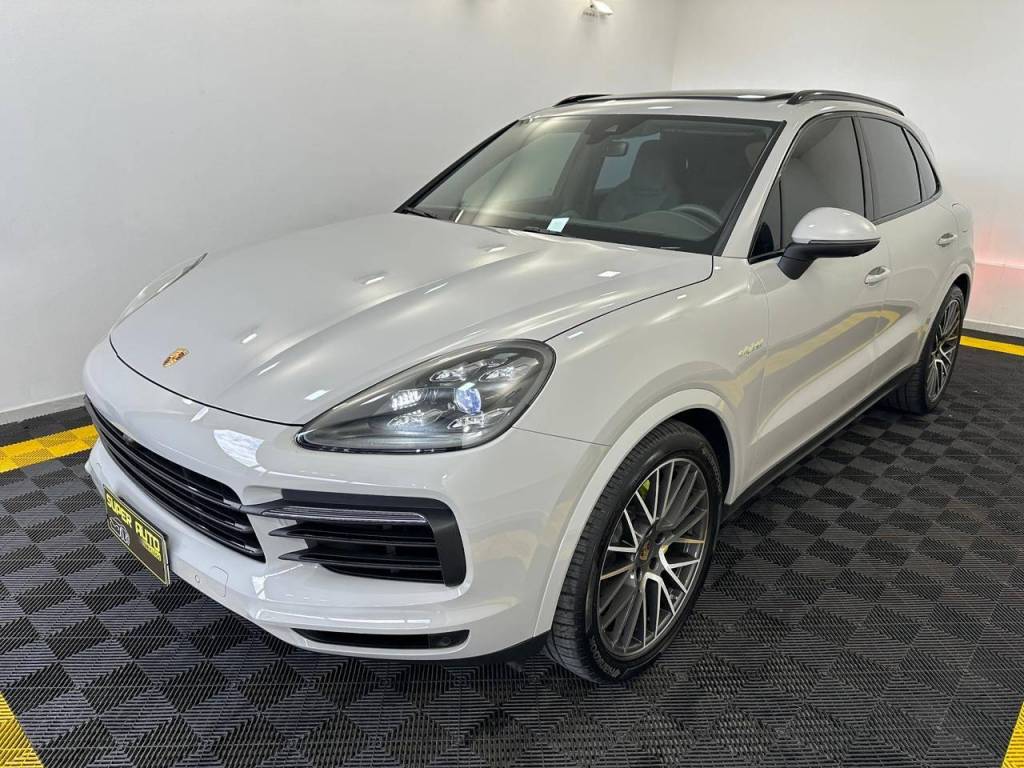 Porsche Cayenne E-HYBRID 462CV, SPORT CHRONO E SUSPENSÃO PNEUMÁTICA!    2022