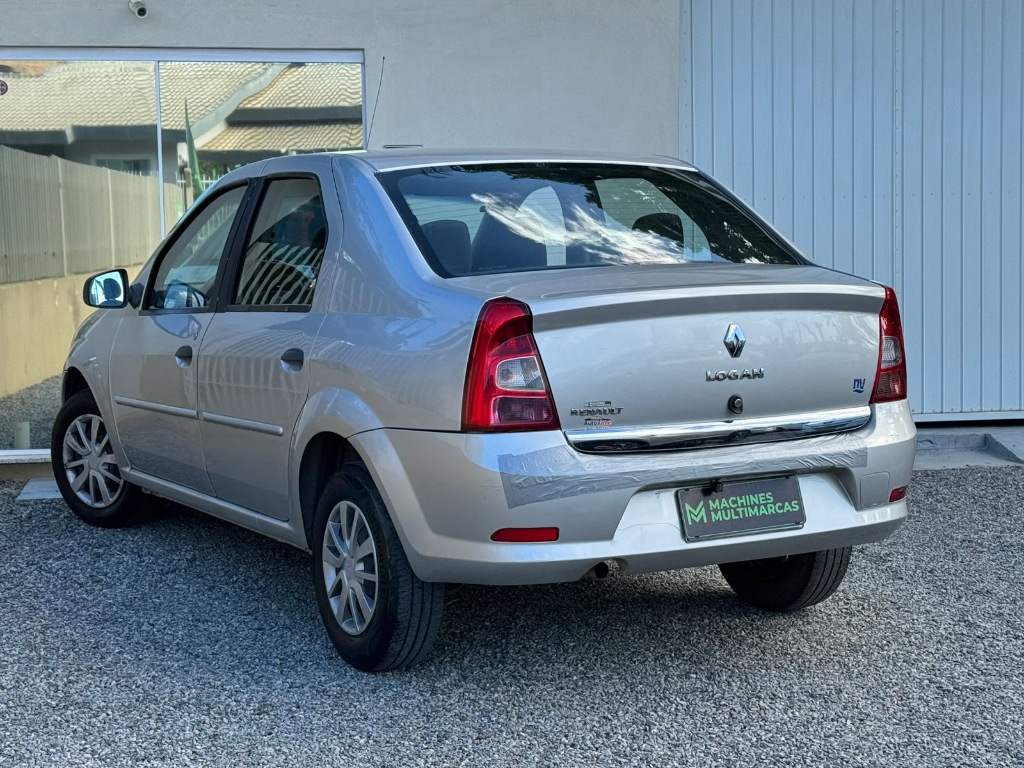 Renault Logan 1.0 completo (troco e financio)    2012