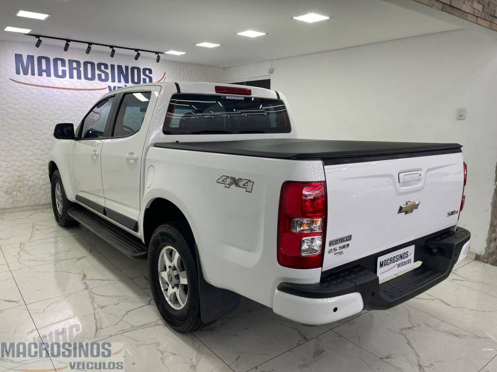 Chevrolet S10 Lt 2.5 flex 4x4 cd    2015