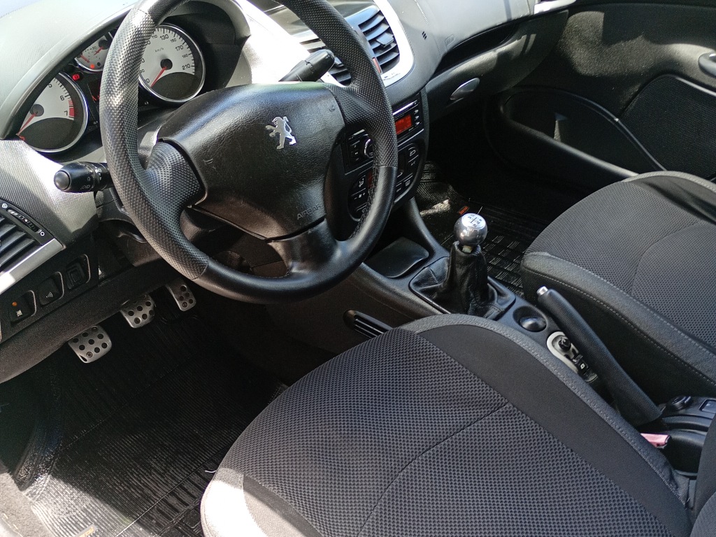 Peugeot 207 Passion 1.6 xs completo    2012