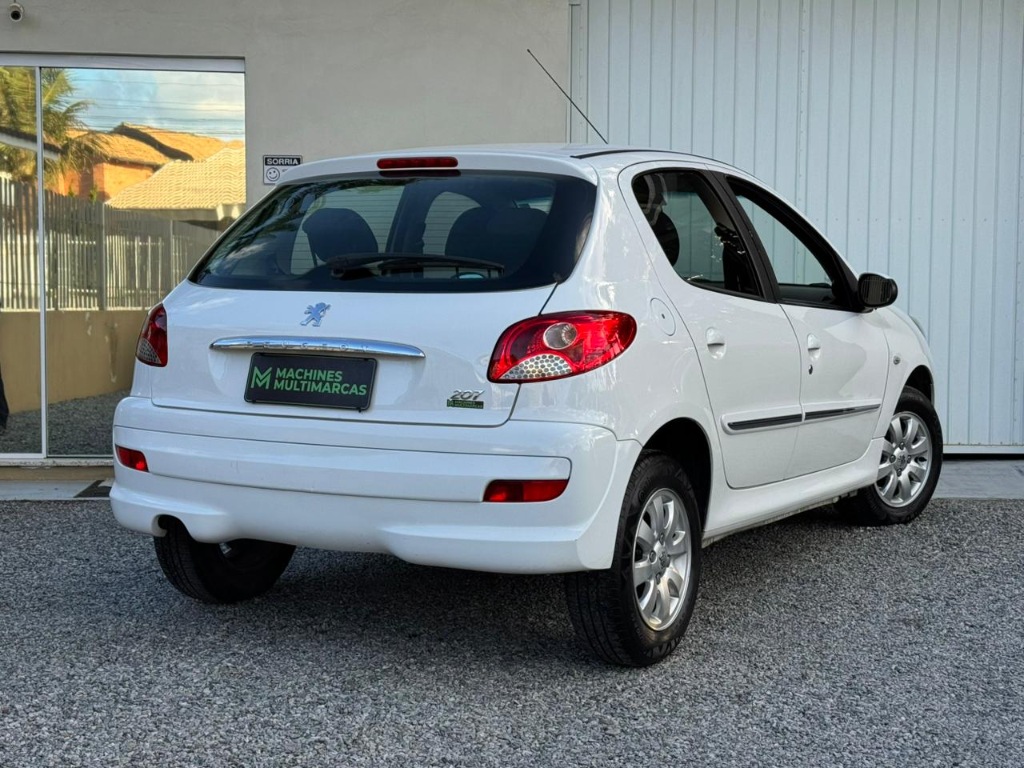 Peugeot 207 Xr sport    2012