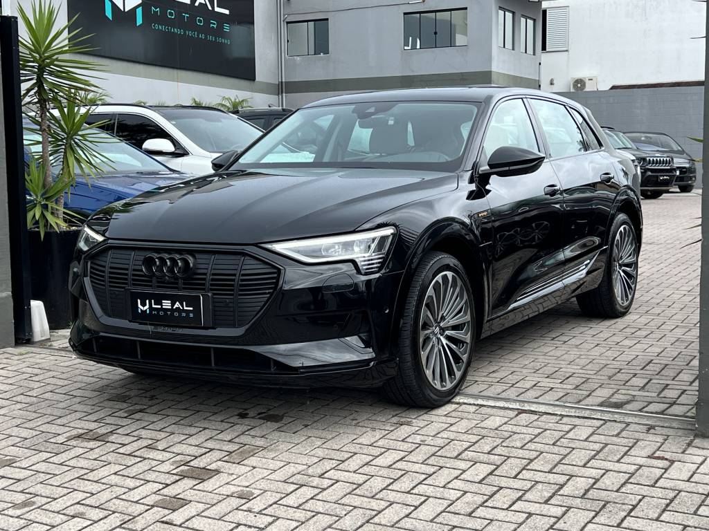 Audi Q7 (Elétrico)    2020
