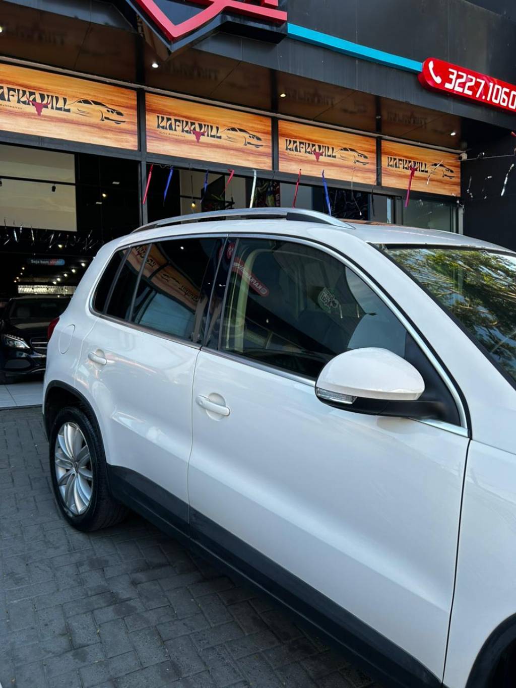 Volkswagen Tiguan 2.0 16v    2011