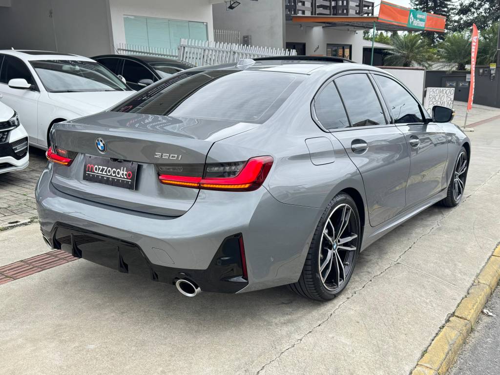 BMW 220i 2.0 16v    2023