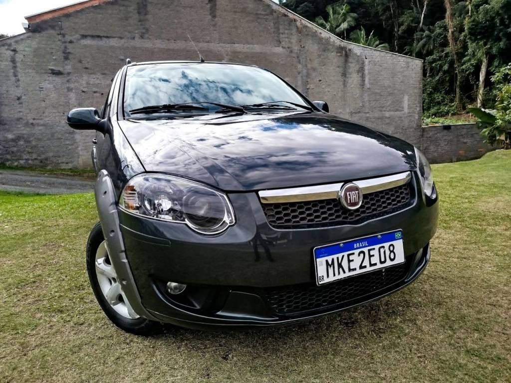 Fiat Strada Trek. M. March. 1.6 Flex 16V CE    2013