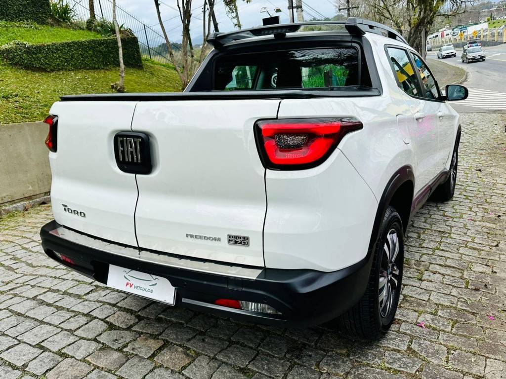 Fiat Toro Freed t270 at6    2024