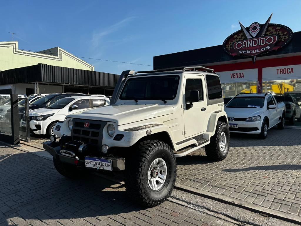 Troller T4 3.2 8V    2013