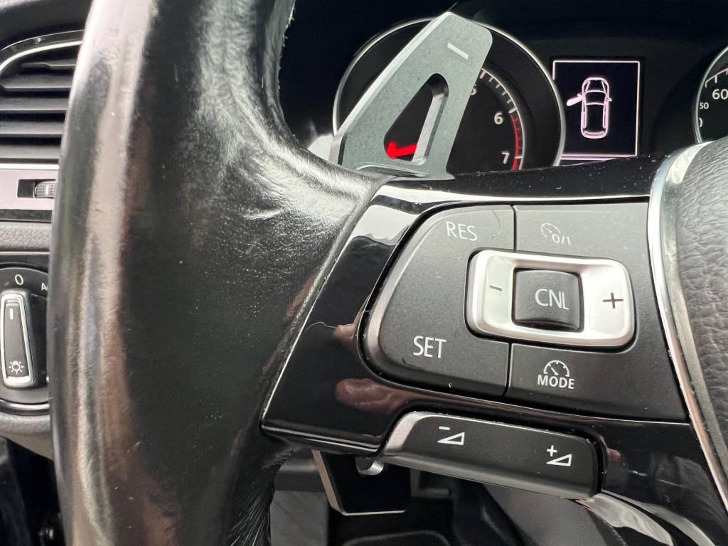 Volkswagen Golf HIGHLINE AC    2015