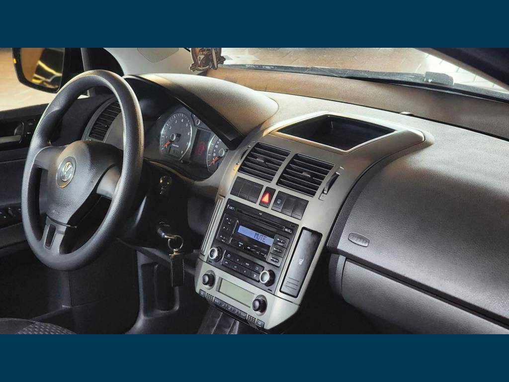 Volkswagen Polo     2014